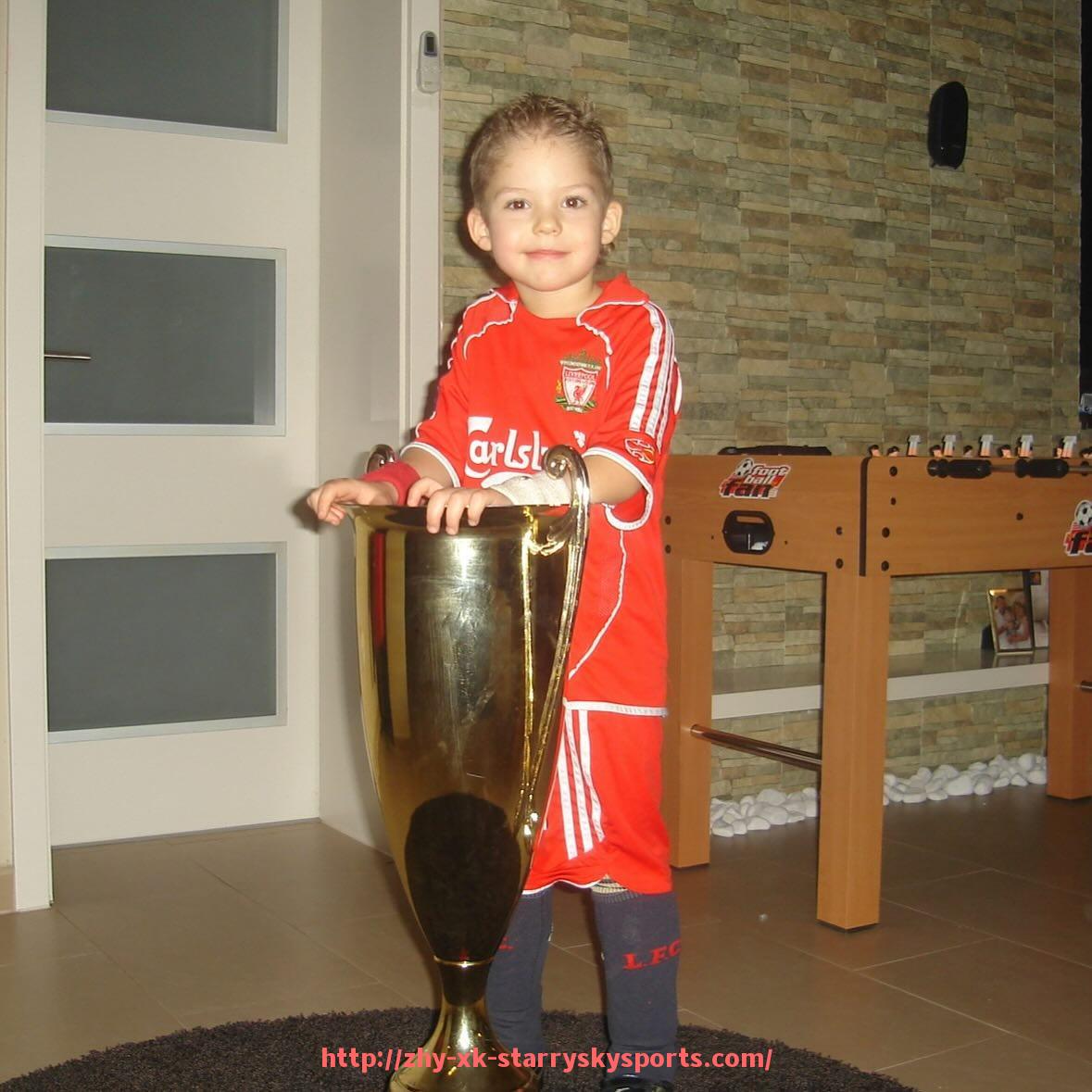 星空体育-英超球员工资变化趋势及市场影响因素